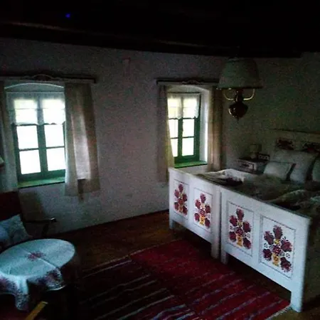 Oeregfenyo Porta Orseg-magyarszombatfa * Magyarszombatfa
